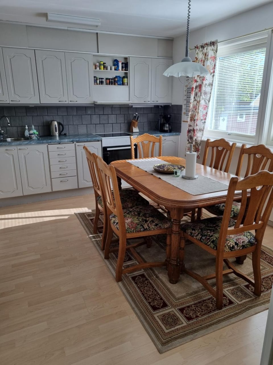 Dining area, Communal kitchen