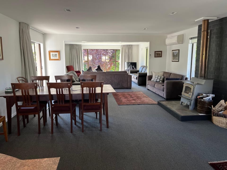 Family Home on Inverness House in Arrowtown