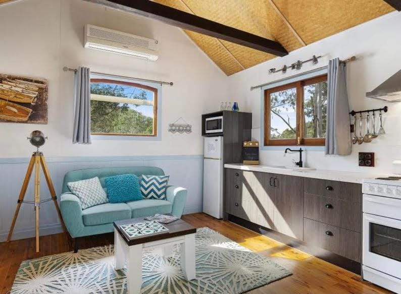 Barney Creek Vineyard Cottages Nature lodge in Queensland