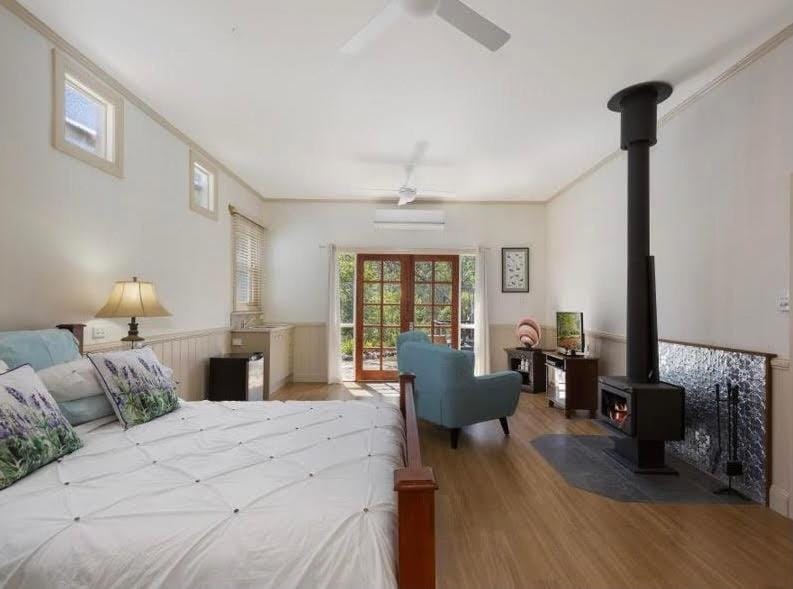 Barney Creek Vineyard Cottages Nature lodge in Queensland