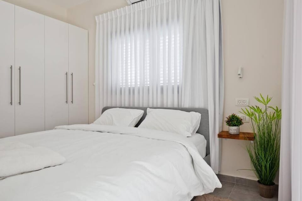 ✦Newly Renovated, Spacious 2BR✦ #BUGRASHOV_LIFE✦ Apartment in Tel Aviv-Yafo