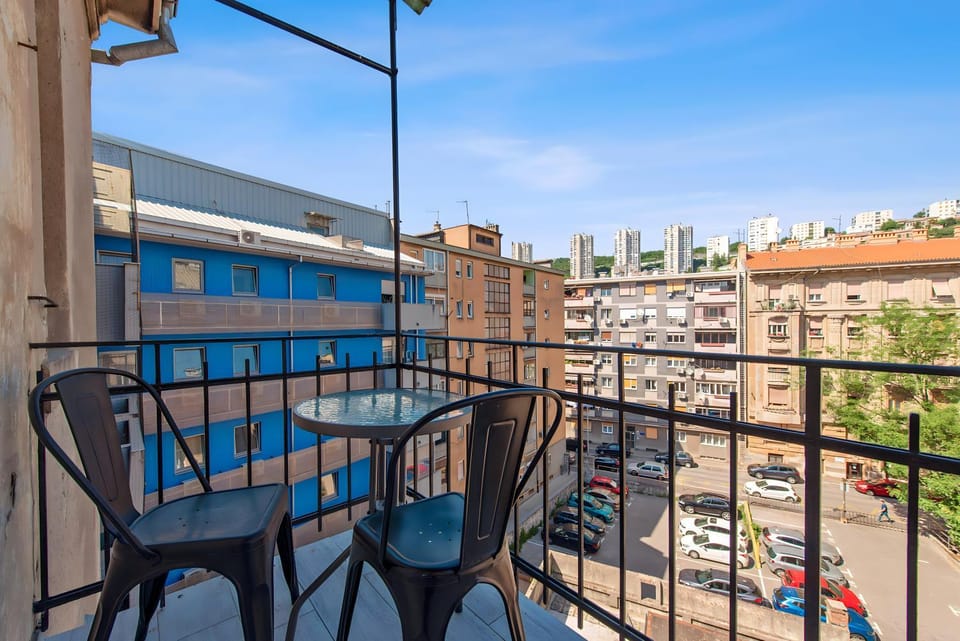 Day, Neighbourhood, View (from property/room), Balcony/Terrace, Street view, Parking