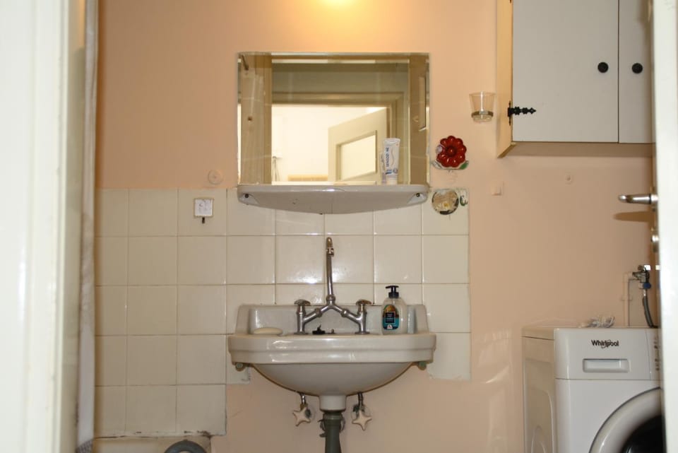 PRIVATE BEDROOMS IN SHARED APARTMENT 135 SM ATHENS Center Vacation rental in Athens