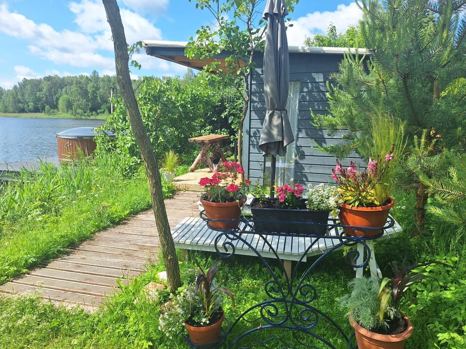 Patio, Lake view