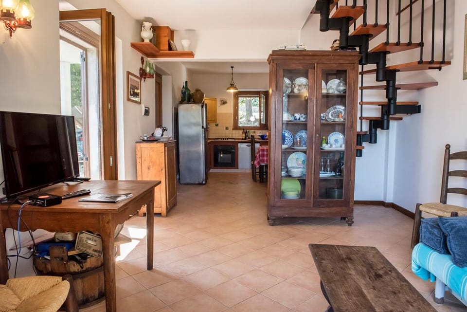 S267 - Sirolo - porzione di villa singola immersa nel verde del Monte Conero Apartment in Marche