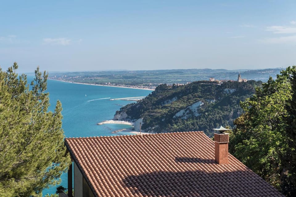 S267 - Sirolo - porzione di villa singola immersa nel verde del Monte Conero Apartment in Marche