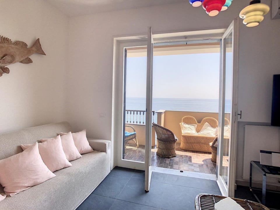 Balcony/Terrace, Living room, Sea view