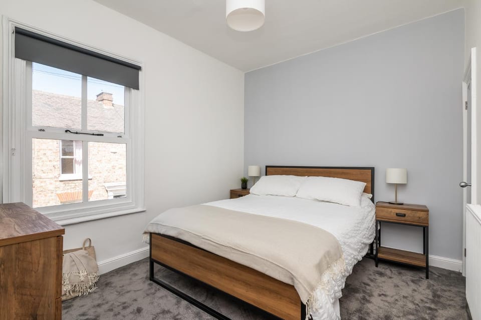 Bed, Other, Photo of the whole room, Bedroom