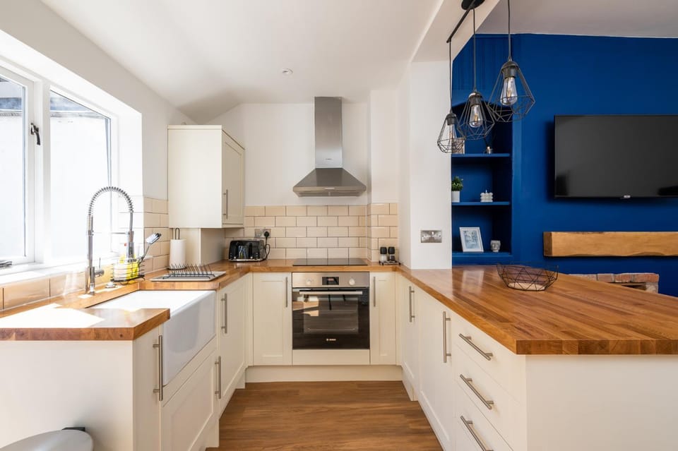 Kitchen or kitchenette, Other, minibar, stove, toaster