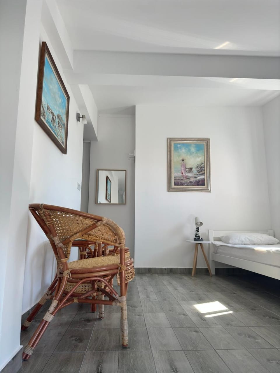 Bed, Decorative detail, Seating area