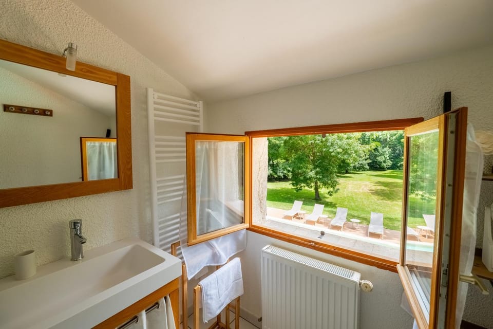 Bathroom, Pool view