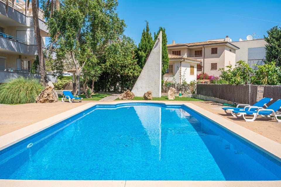 Property building, Swimming pool