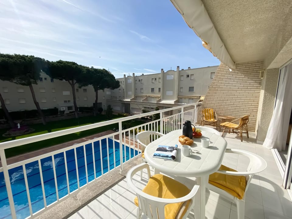 Balcony/Terrace, Pool view