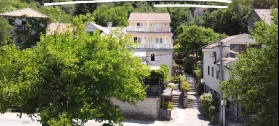 Apartment on the shore of the bay of Kotor with free Wi-Fi Apartment in Dobrota