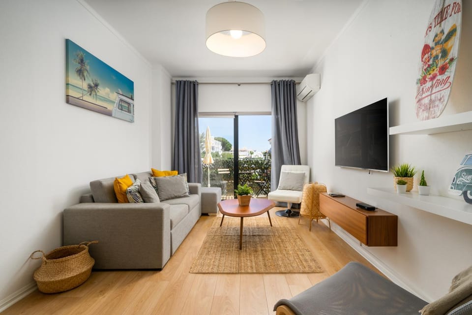 TV and multimedia, Balcony/Terrace, Living room