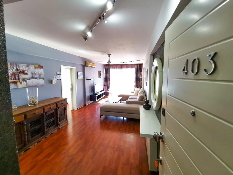 Facade/entrance, Living room, Seating area