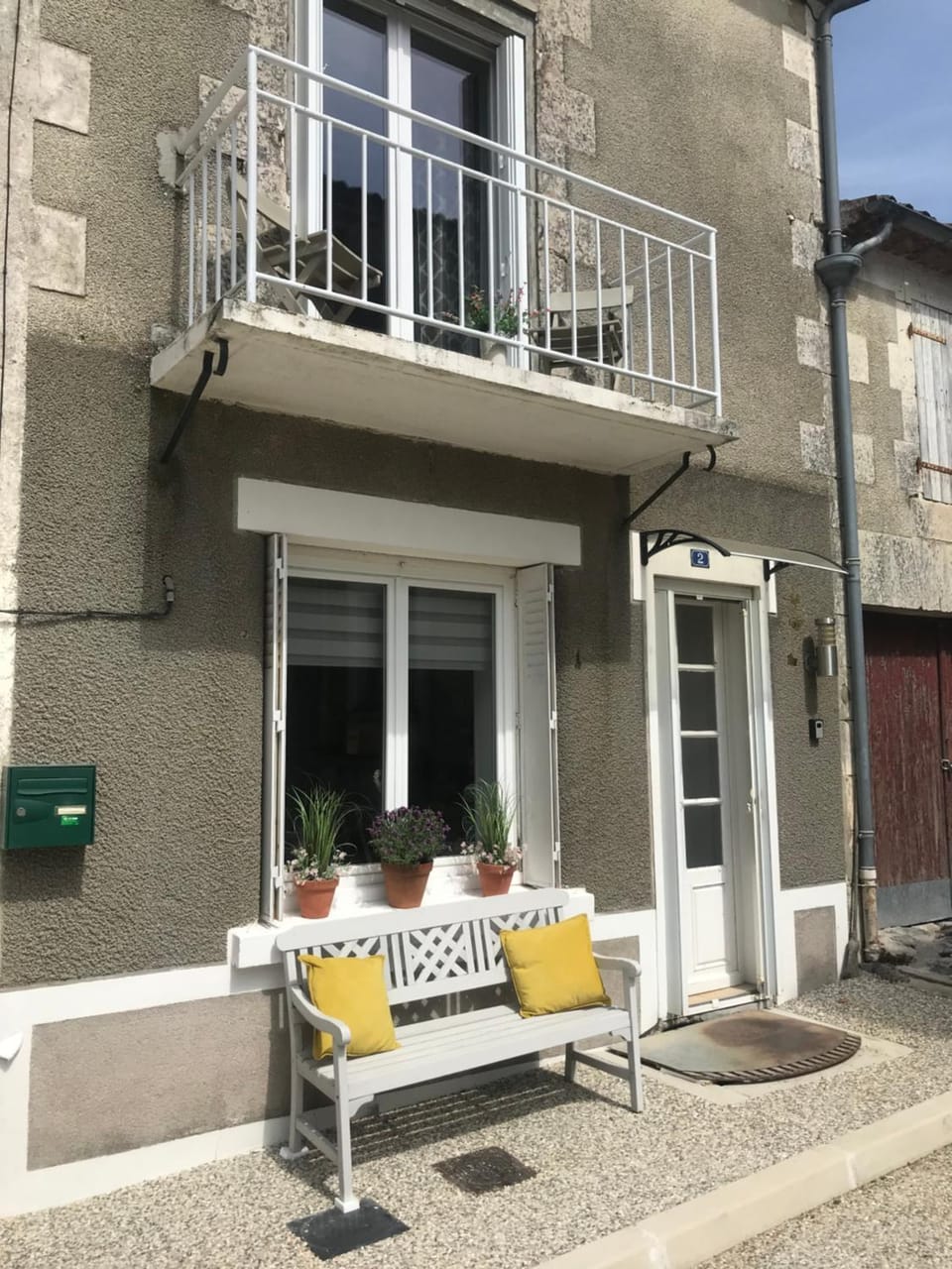 Montemboeuf - Cottage - Sleeps 2 - Parking House in Nouvelle-Aquitaine