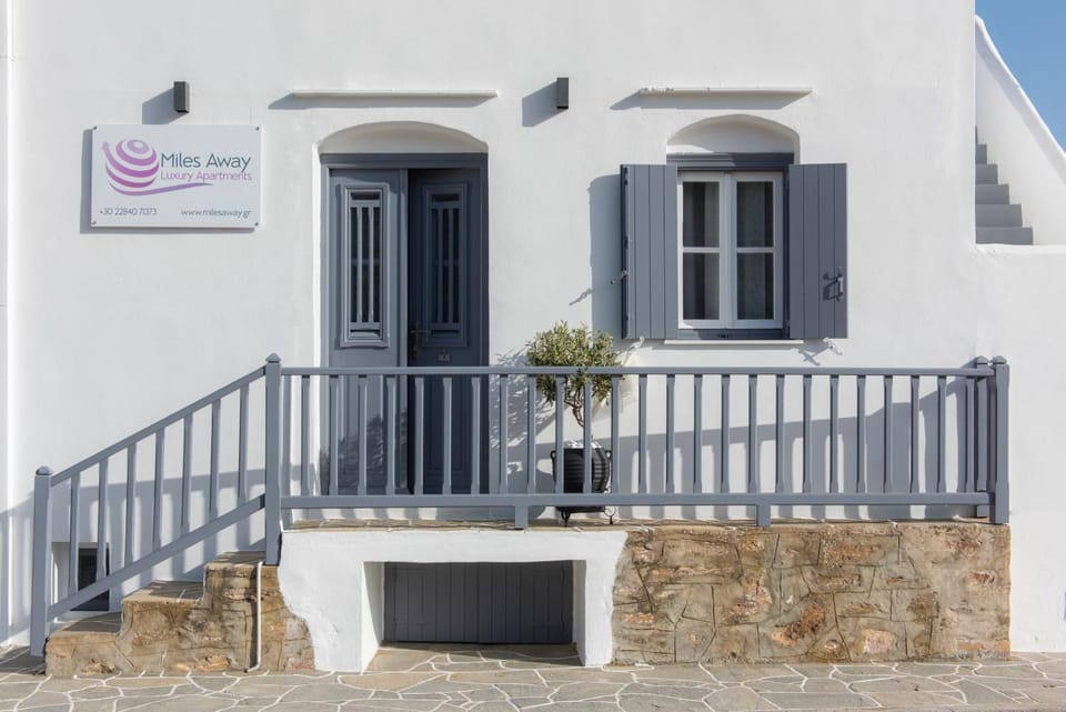 Property building, Facade/entrance