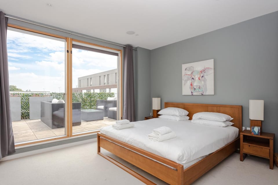Gorgeous 2 Bedroom Apartment Near Clapham Common House in London