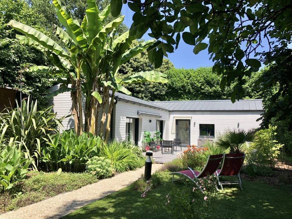 Property building, Garden
