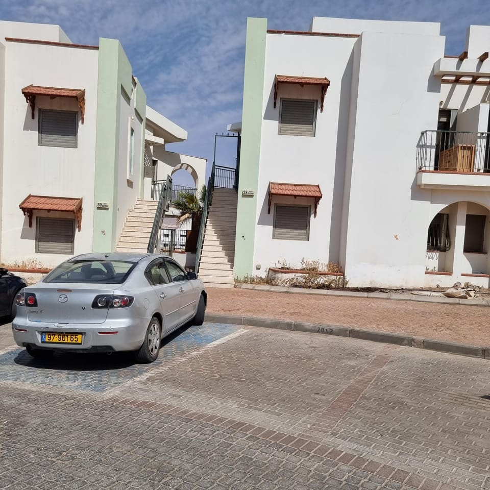 Property building, Neighbourhood, Street view, Parking