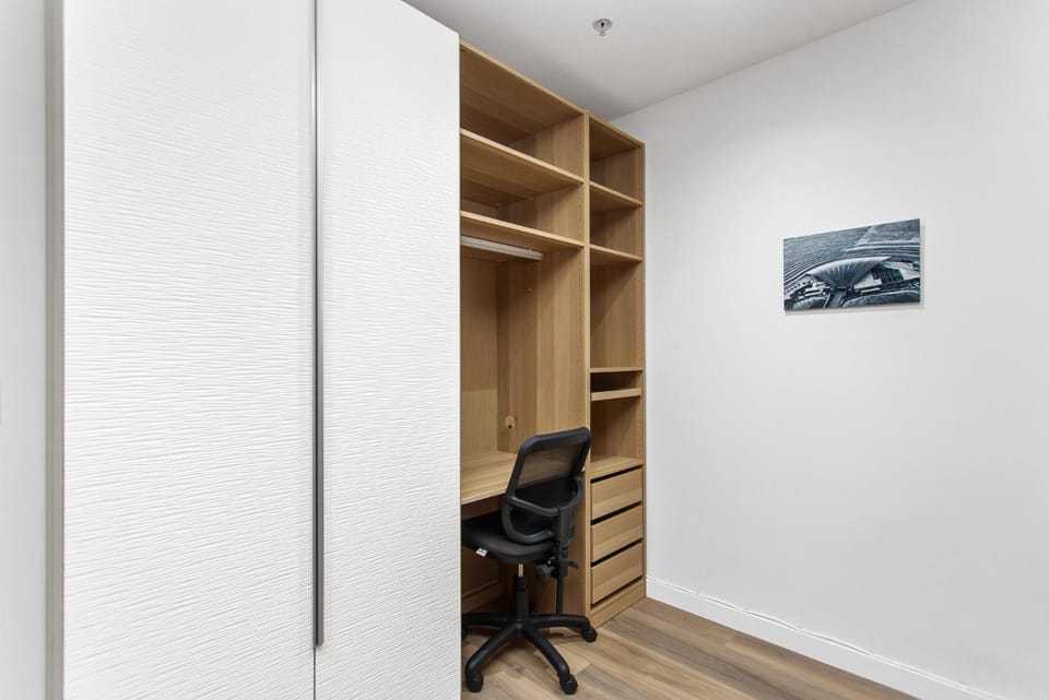 MadeComfy Spacious Canberra Living with Courtyard Apartment in Canberra