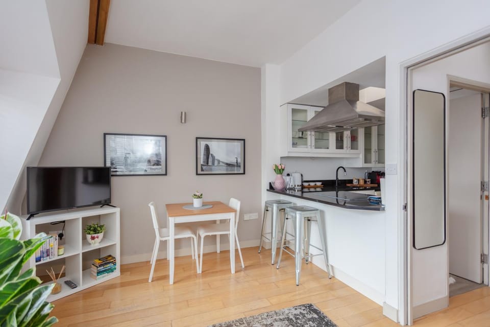 Stylish 1 Bedroom Apartment Near Northcote Road House in London