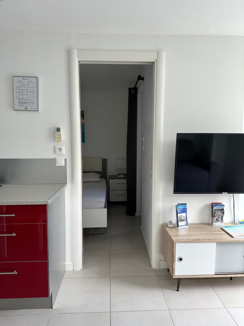 Bedroom, kitchen