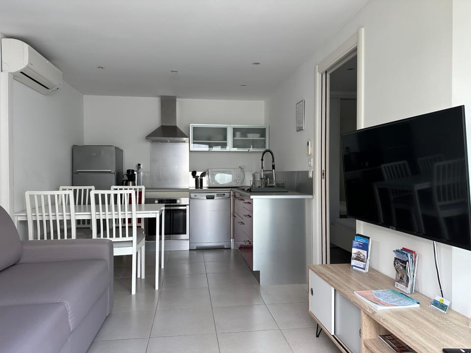 Living room, kitchen