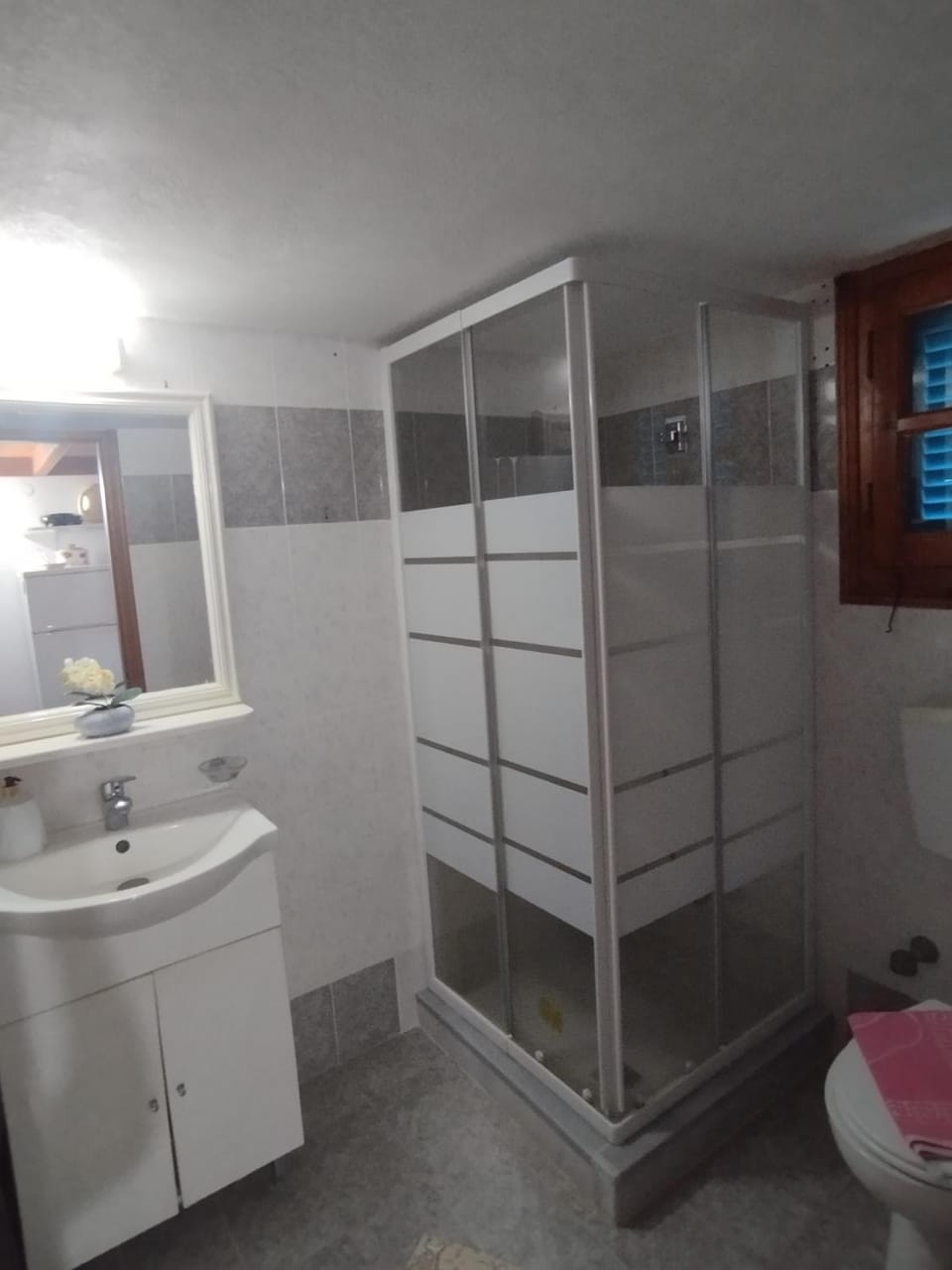 Shower, Bathroom