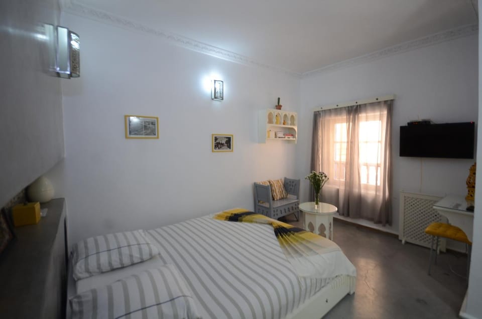 Communal lounge/ TV room, Bed, Photo of the whole room, Bedroom