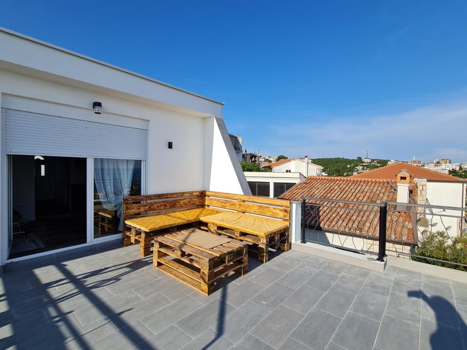 Patio, View (from property/room), Balcony/Terrace