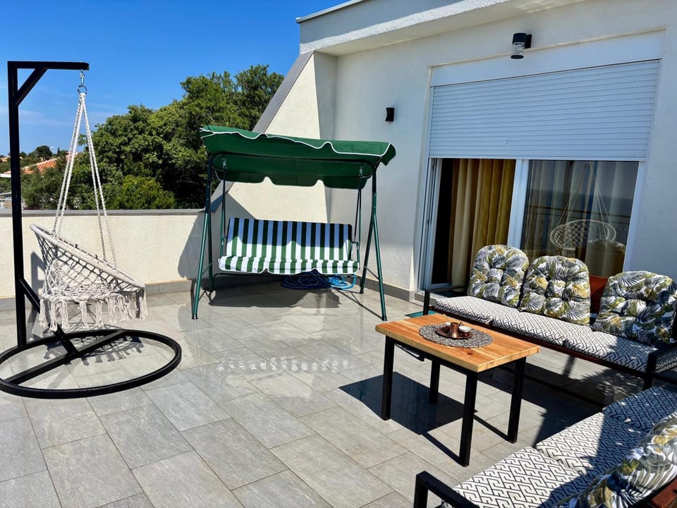 View (from property/room), Balcony/Terrace