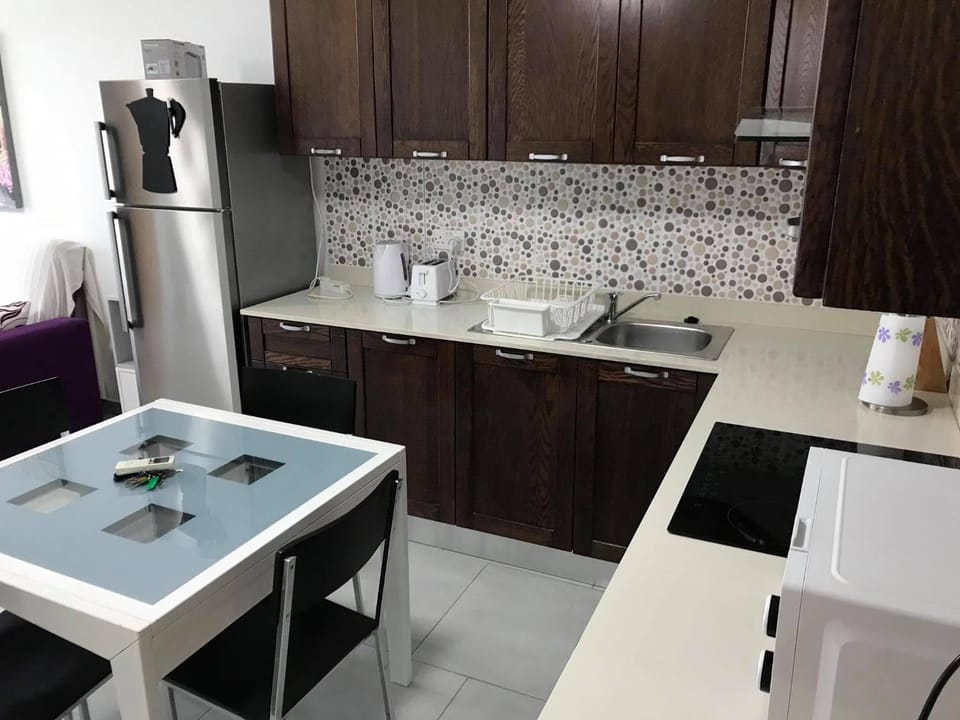Coffee/tea facilities, Dining area, minibar, pet friendly, toaster