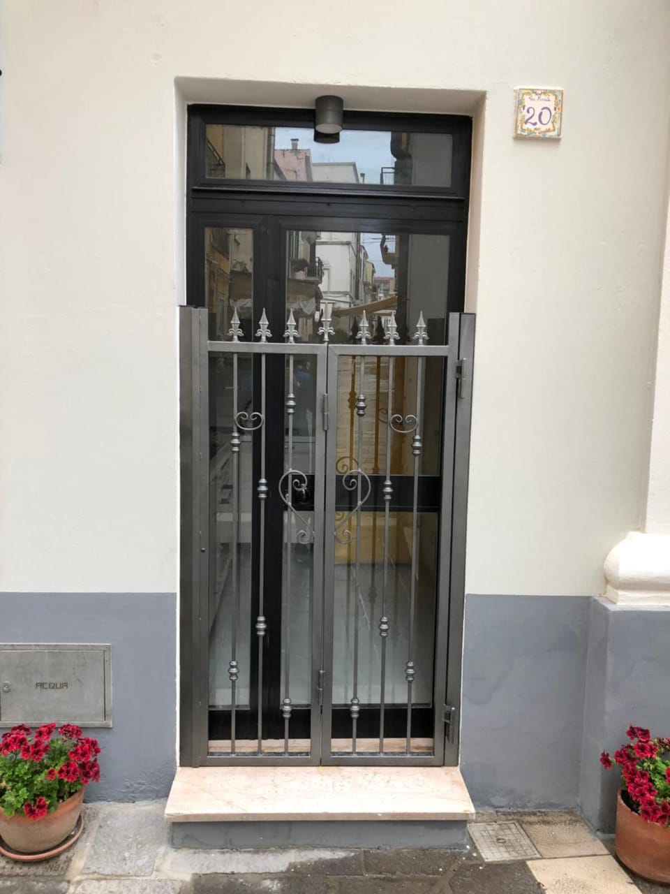 Facade/entrance