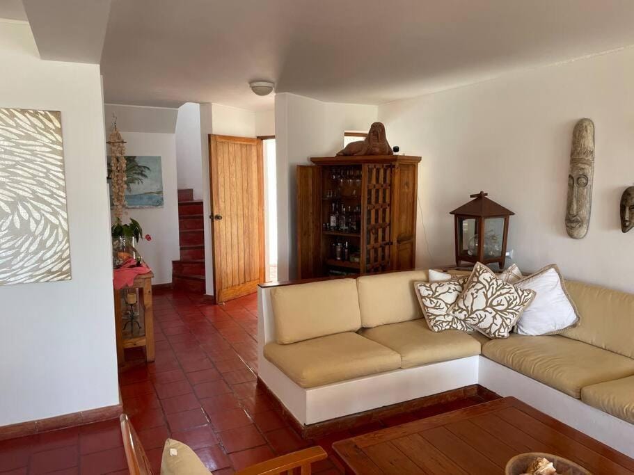 Beachfront, 4BR, entire house in Paracas House in Paracas