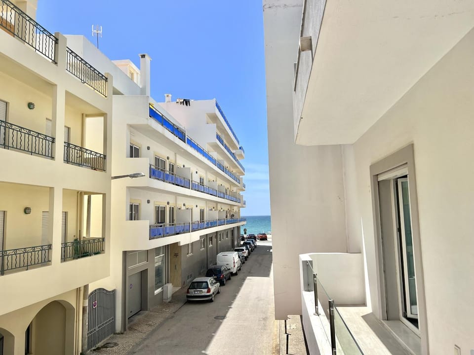 Property building, Facade/entrance, Off site