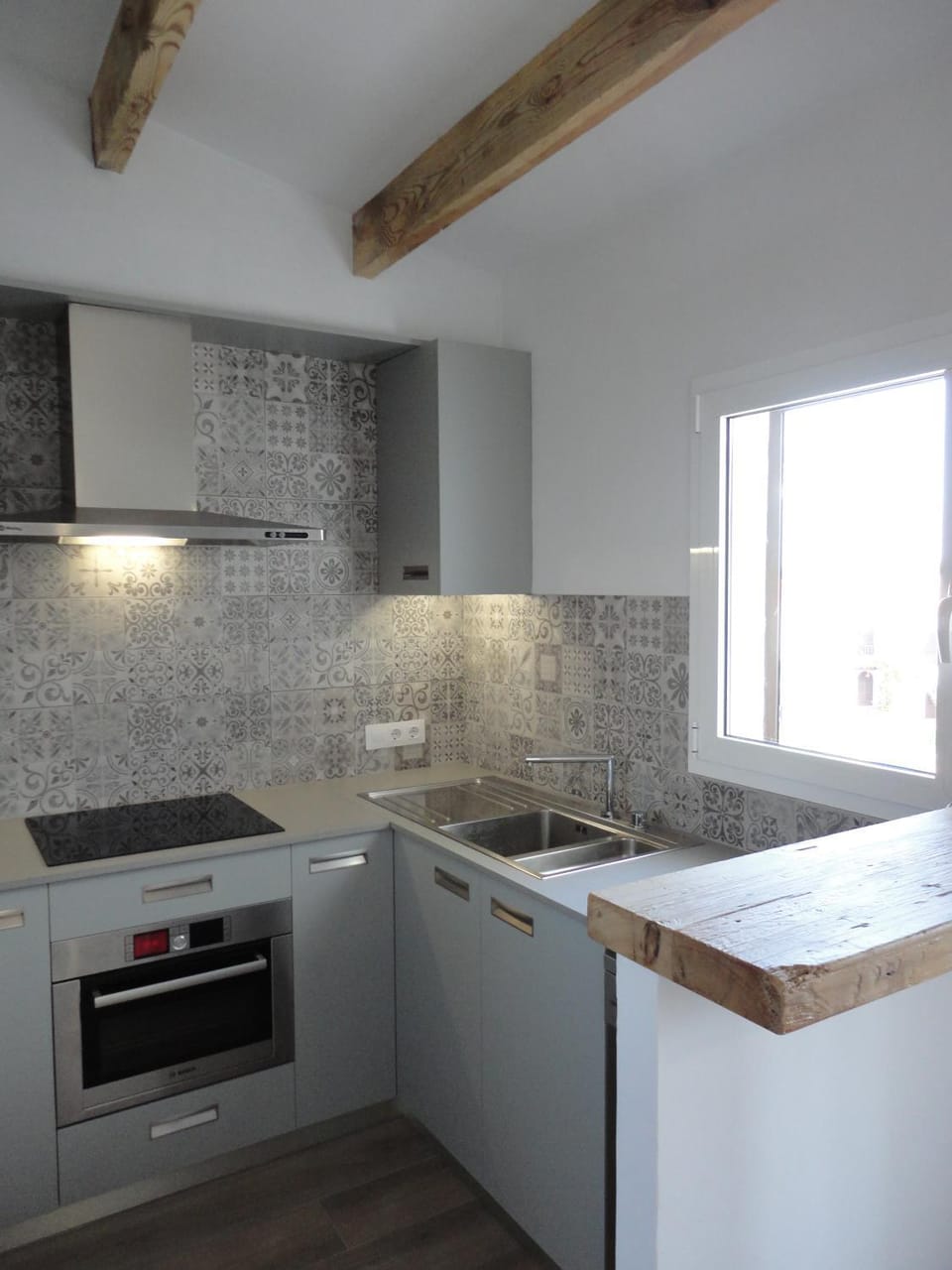Kitchen or kitchenette, oven, stove