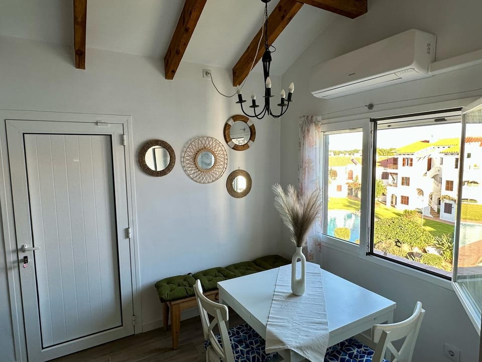 Dining area, heating, heating, air conditioner, air conditioner