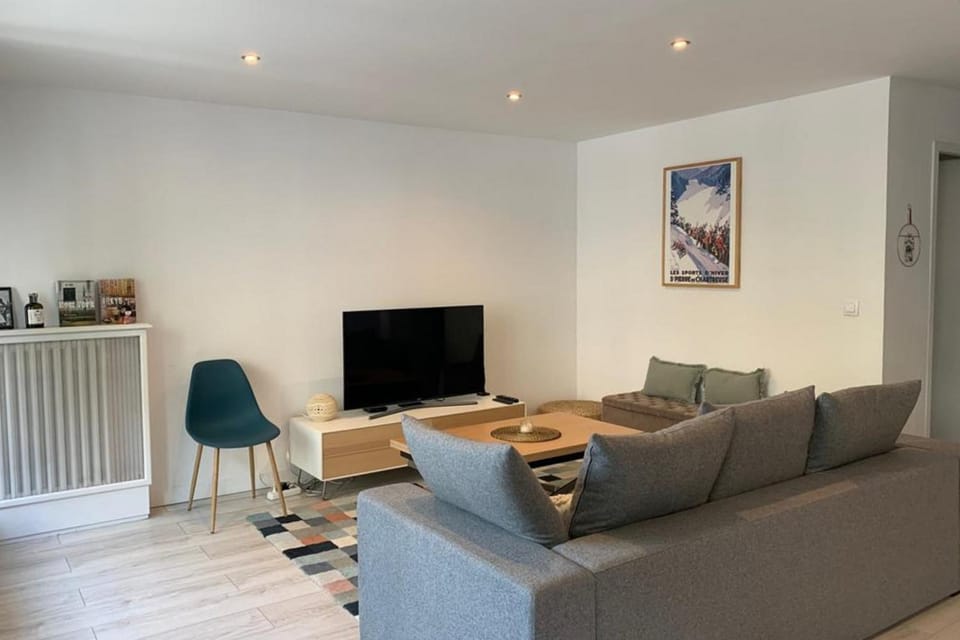 Communal lounge/ TV room, Living room