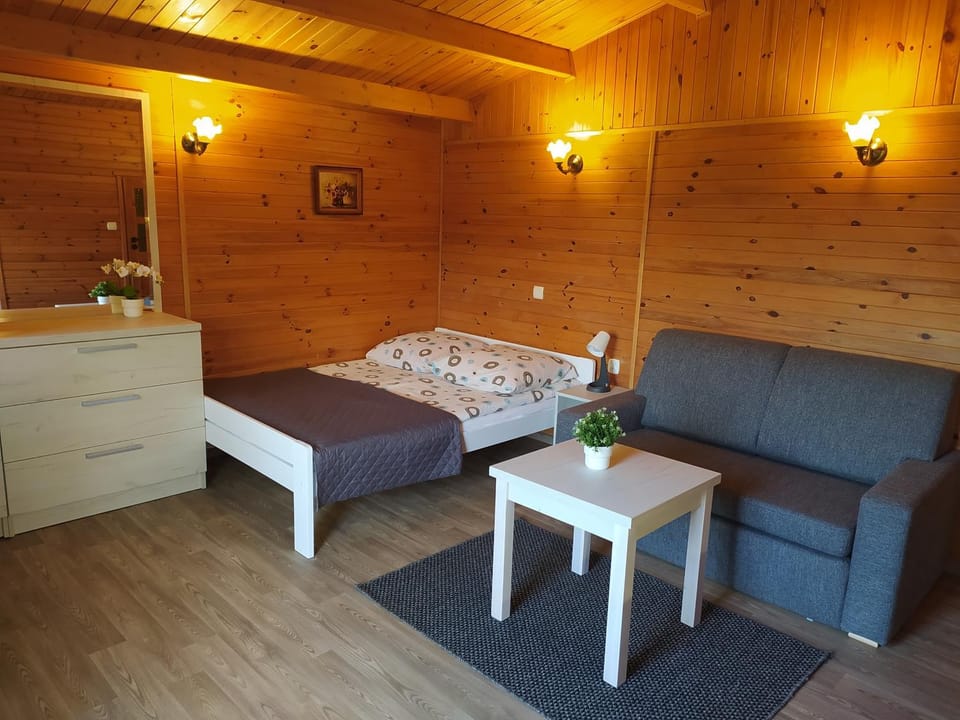 Bed, Photo of the whole room, Seating area
