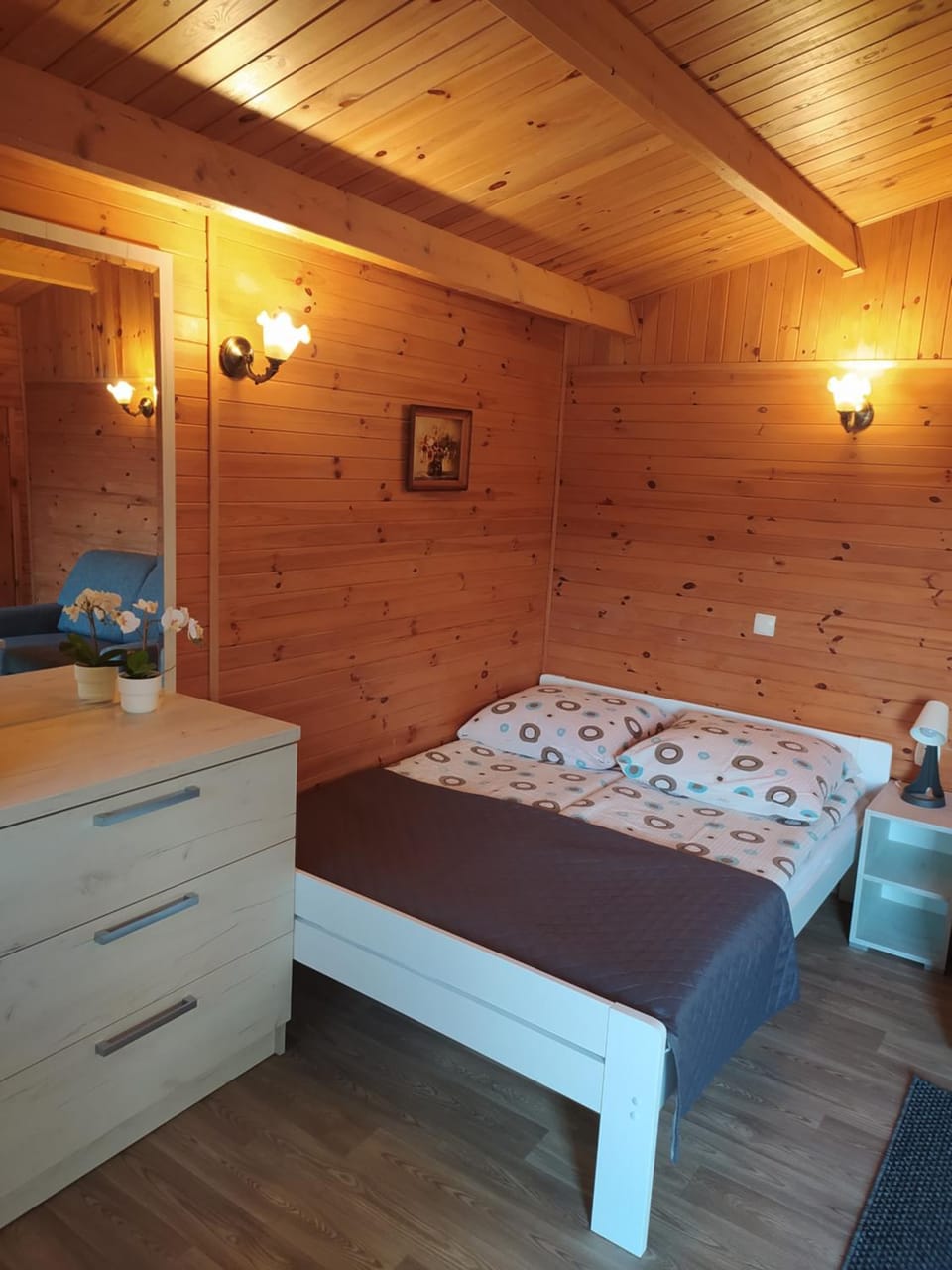 Bed, Photo of the whole room