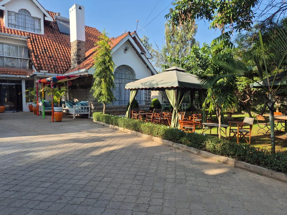 Property building, Day, Garden