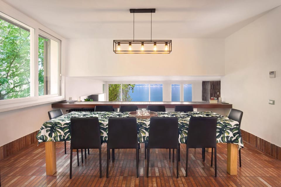 Property building, Kitchen or kitchenette, Living room