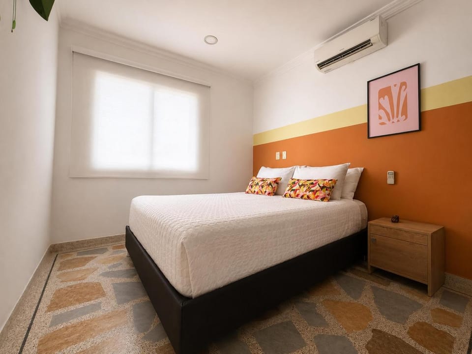 Bed, Photo of the whole room, air conditioner