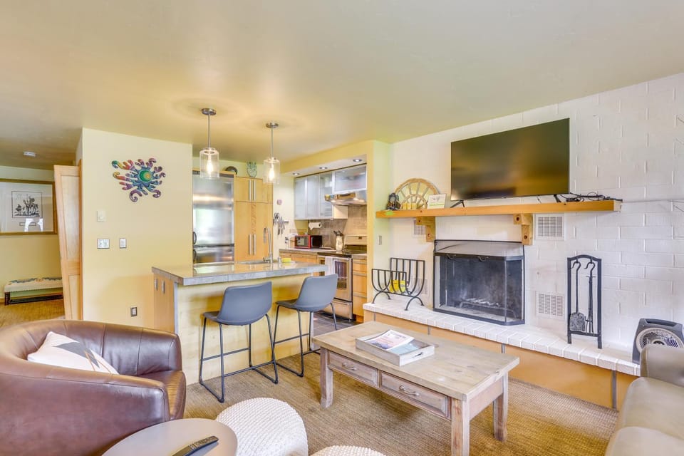 Eagle-Vail Hideaway w/ Golf, Ski, and More! House in Eagle County