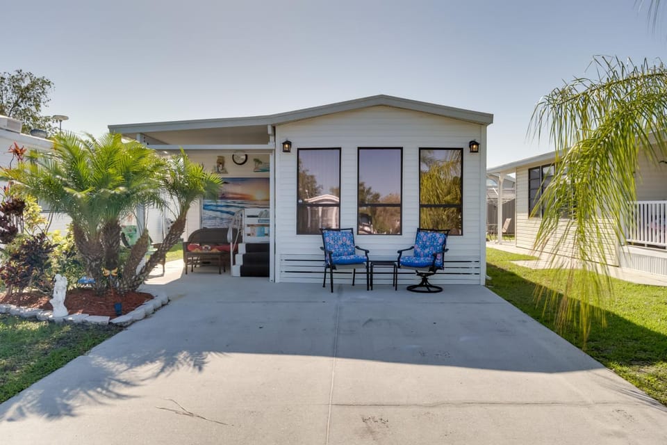 Resort Pool & Sports Courts! Port Charlotte Home House in North Port