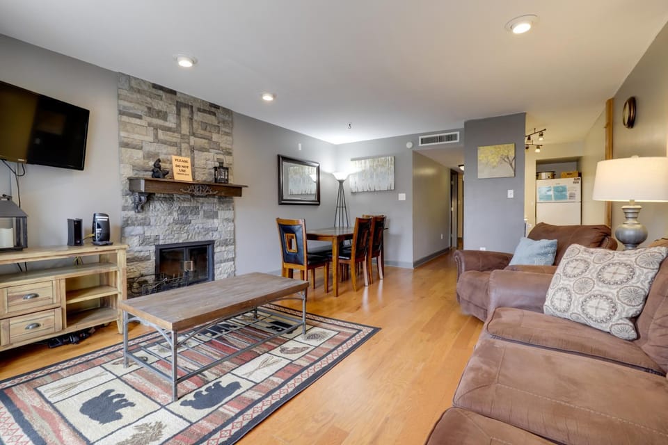 Summit Perks w/ Year-Round Pool! Gatlinburg Condo House in Gatlinburg