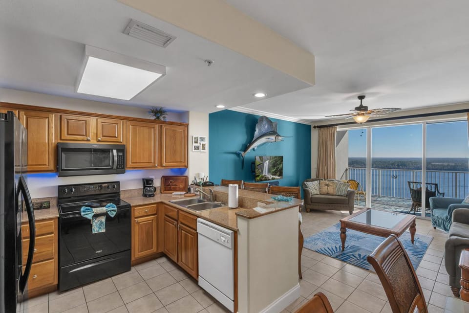 Luxury Condo w/ Huge Private Balcony on Lake Bryan House in Orlando