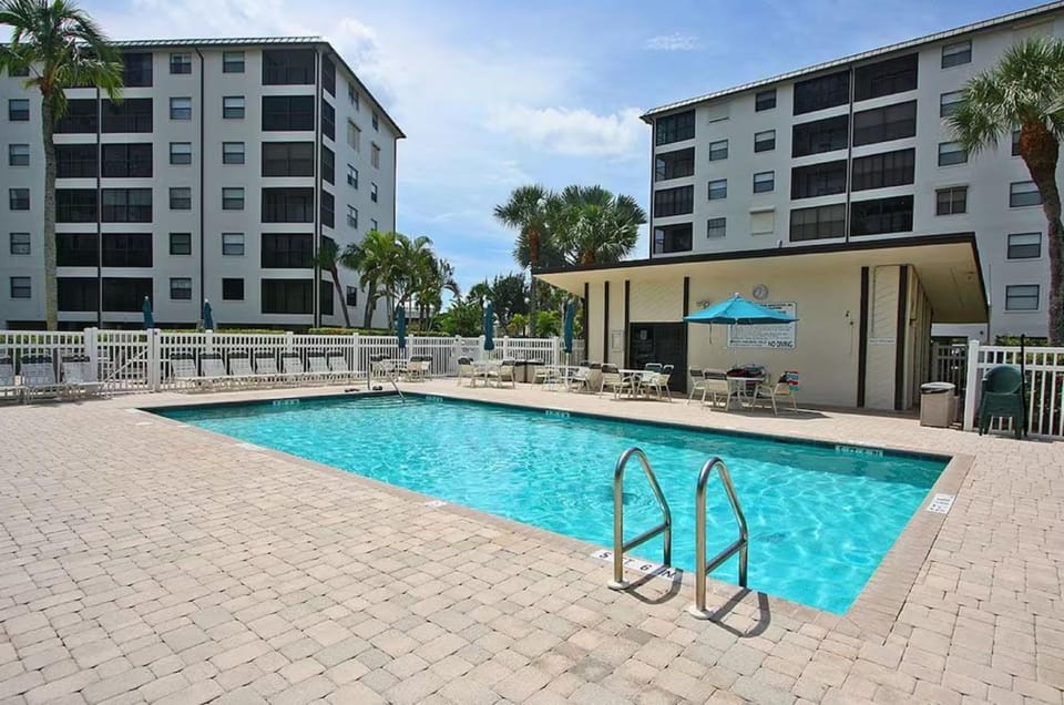 Patio, Garden, Swimming pool